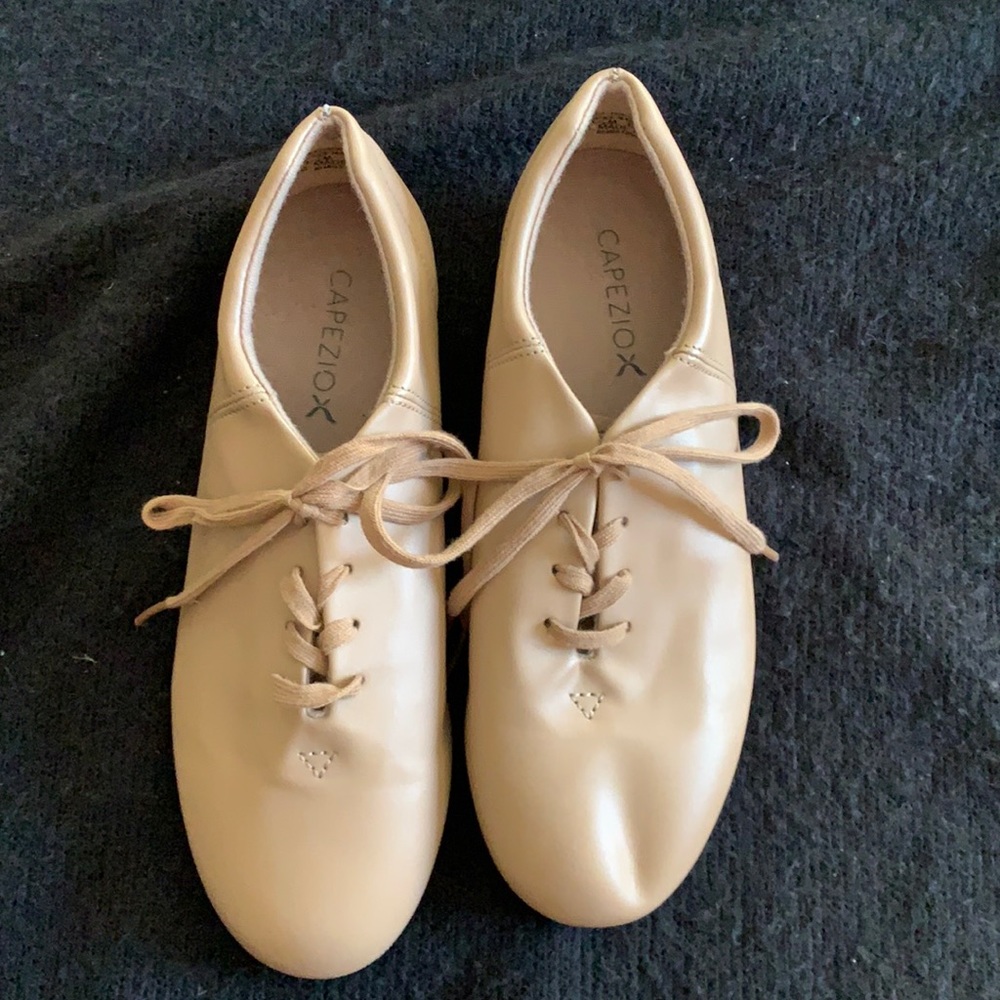 New!! Capezio Tap Shoes